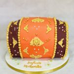 Dholki shaped mehndi cake