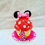 Minnie mouse giant cupcake